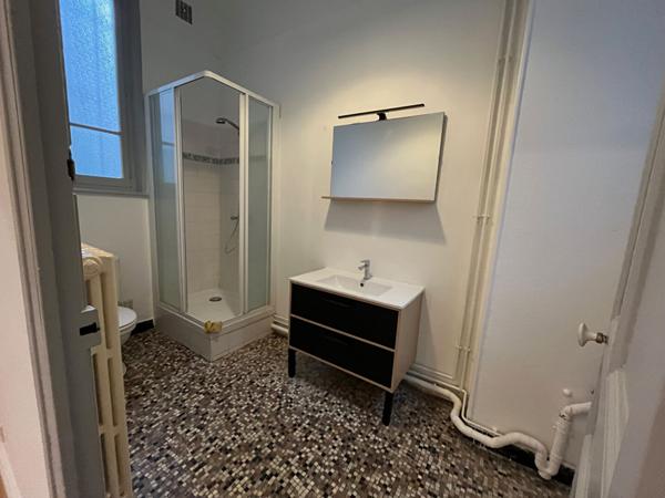 A LOUER APPARTEMENT PLEIN CENTRE VILLE DE ST QUENTIN 02100