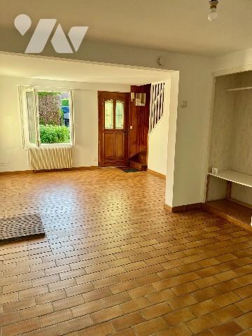 Maison à usage d'habitation située à ABBEVILLE (80100) d'une surface habitable de 74 m².