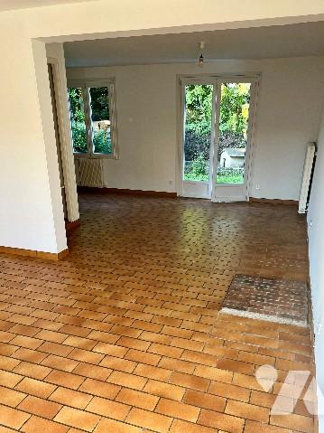 Maison à usage d'habitation située à ABBEVILLE (80100) d'une surface habitable de 74 m².