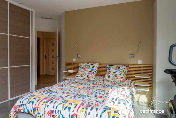 MIOS - Maison d'architecte aux prestations de qualité - 6 pieces avec garage et piscine