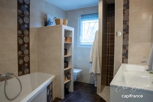 MIOS - Maison d'architecte aux prestations de qualité - 6 pieces avec garage et piscine