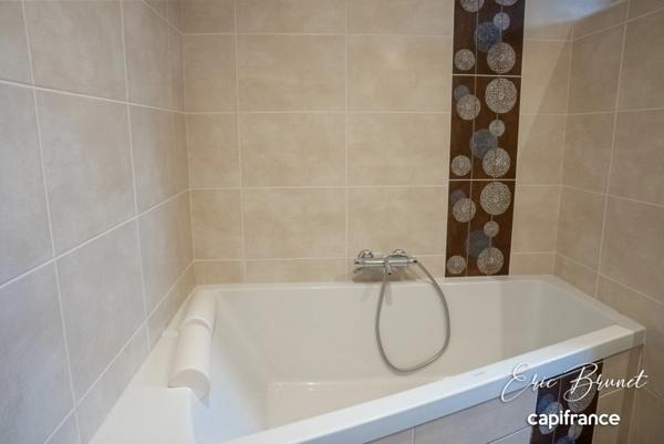 MIOS - Maison d'architecte aux prestations de qualité - 6 pieces avec garage et piscine