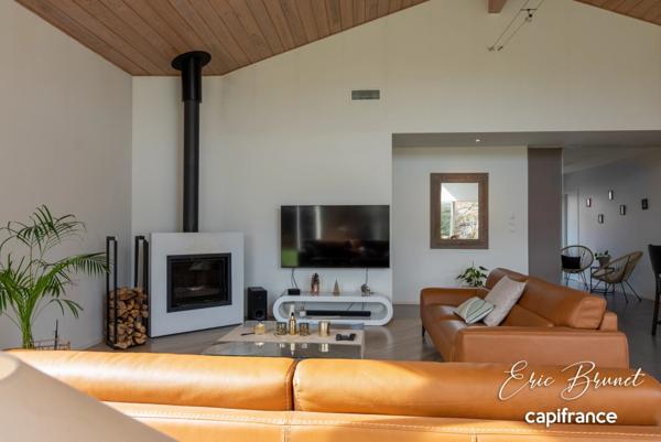 MIOS - Maison d'architecte aux prestations de qualité - 6 pieces avec garage et piscine