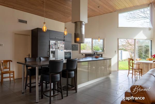 MIOS - Maison d'architecte aux prestations de qualité - 6 pieces avec garage et piscine