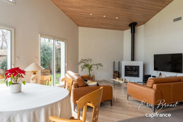 MIOS - Maison d'architecte aux prestations de qualité - 6 pieces avec garage et piscine