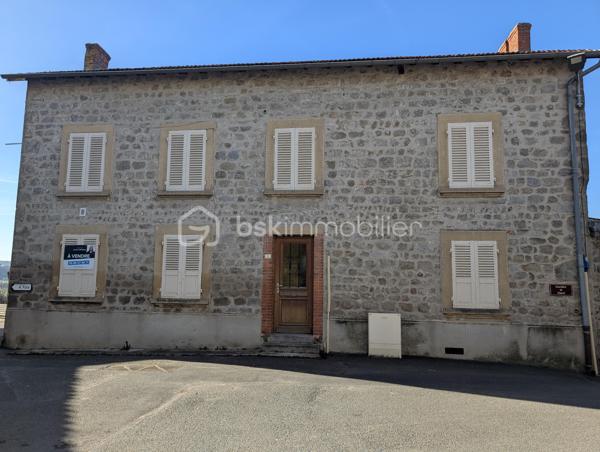 🏡 À 10 min de Feurs et 15 min de l'A89, au coeur du village de Saint-Barthélemy-Lestra (42110), découvrez cette maison ancienne de 1900 pleine de charme, offrant 121 m² habitables sur 2 niveaux et ses combles aménageables, implantée sur une parcelle constructible de 215 m².

Proposée par Sandrine PÉTRONIN, conseillère en immobilier chez BSK Immobilier, cette belle bâtisse  en pierres séduira aussi bien les acquéreurs en quête d’une résidence principale ou secondaire, que les investisseurs à la recherche d’un bien avec possibilité de créer 2 logements grâce à ses deux entrées pouvant être indépendantes.

☀️ Un intérieur lumineux et évolutif !
Traversante et baignée de lumière, la maison se compose actuellement :

=> Au rez-de-chaussée :
- une cuisine spacieuse d’environ 20 m²,
- un séjour,
- une salle à manger,
- une salle de bain,
- un WC séparé.

=> À l’étage :
- 3 chambres,
- dont une très grande chambre de 28 m², idéale pour une suite parentale avec son point d’eau existant ou permettant la création d'une 4ème chambre.
Un escalier mène aux combles aménageables, offrant une belle opportunité d’augmenter la surface habitable selon vos envies.

🌿 Extérieurs agréables et vrais atouts !
La maison bénéficie d’une grande cour permettant de stationner plusieurs véhicules, avec un accès direct depuis la rue, un vrai confort au quotidien.
Vous profiterez d’un jardin exposé plein sud, sans servitude, parfait pour savourer un bel ensoleillement et créer un agréable espace de détente au vert.
Côté jardin, le charme continue avec une grande cave voûtée disposant d’un puits.

Charme de l’ancien et potentiel de valorisation !
Cette maison a su conserver toute son authenticité avec de très beaux éléments anciens :
- murs en pierre,
- plafonds à la française,
- planchers bois,
- carreaux de ciment dans la cuisine.

📝 Offrant un bon confort d'été (hors climatisation), la maison est déjà équipée de menuiseries en double vitrage et d’une chaudière gaz à condensation.
Des travaux de personnalisation et d’isolation permettront de sublimer cette maison de caractère et d’en améliorer les performances énergétiques.

✨ Les + du bien :
- Maison traversante et lumineuse
- Possibilité de créer 2 logements
- 3 chambres + combles aménageables
- Jardin plein sud sans servitude
- Grande cour avec stationnements
- Cave voûtée et puits
- Charme de l’ancien préservé.

Un bien rare à fort potentiel, idéal pour un projet de vie ou un investissement de qualité.
À découvrir sans tarder ! Contactez-moi pour organiser votre visite !