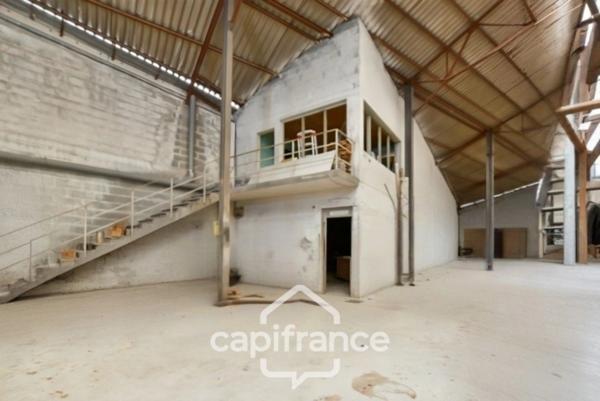 Local/bureau à vendre YZEURE (03)