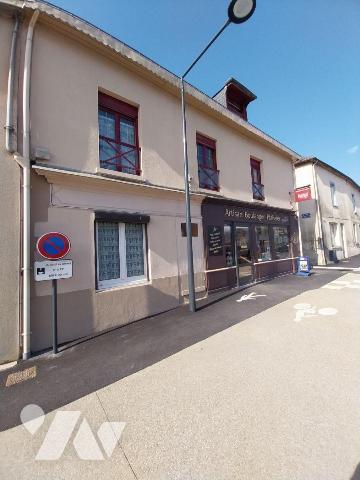 Murs commerciaux à vendre à La Guerche-de-Bretagne (35130) en Ille-et-Vilaine (35).

A VENDRE...