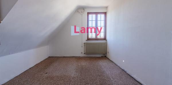 Maison 7 pièces de 135m² sur un terrain de 9,50 ares