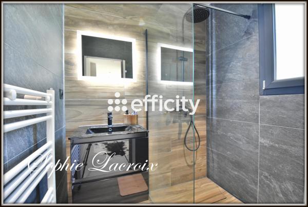 Maison
         5 pièces
        - 135 m² Exclusivité 349 900 € *