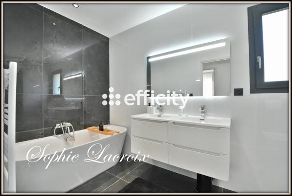 Maison
         5 pièces
        - 135 m² Exclusivité 349 900 € *