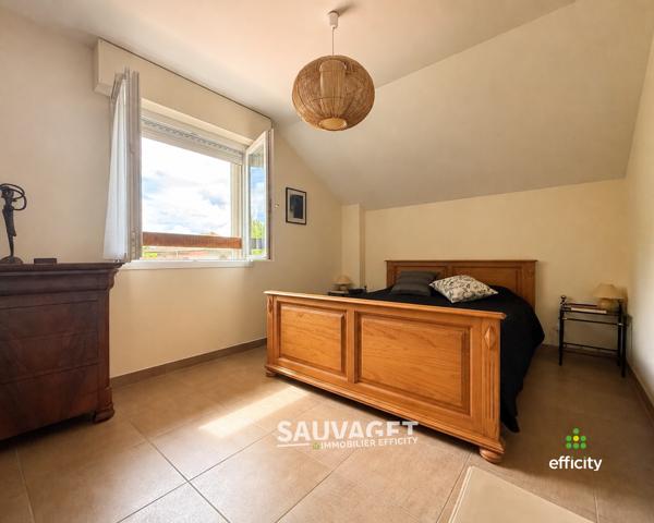 Maison
         7 pièces
        - 180 m² Bien prestige 820 000 € *