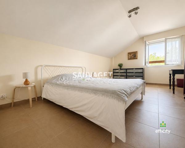 Maison
         7 pièces
        - 180 m² Bien prestige 820 000 € *