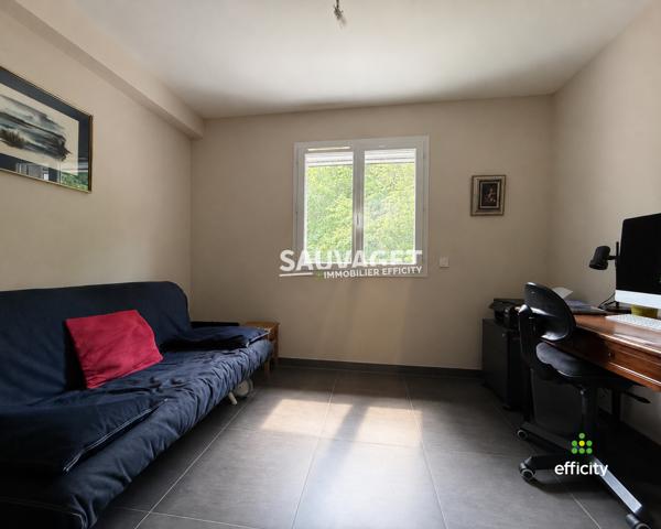 Maison
         7 pièces
        - 180 m² Bien prestige 820 000 € *