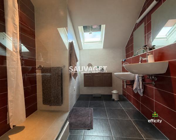 Maison
         7 pièces
        - 180 m² Bien prestige 820 000 € *