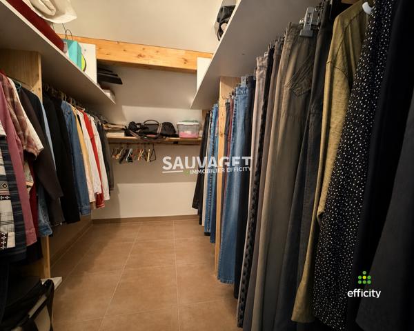 Maison
         7 pièces
        - 180 m² Bien prestige 820 000 € *