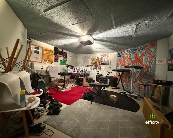 Maison
         7 pièces
        - 180 m² Bien prestige 820 000 € *