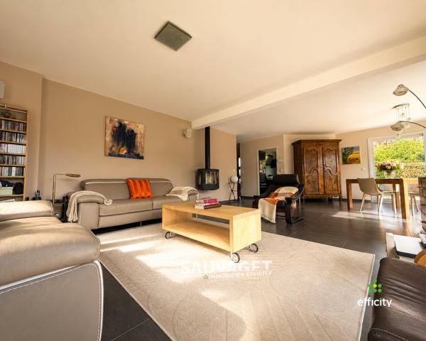 Maison
         7 pièces
        - 180 m² Bien prestige 820 000 € *