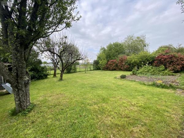 Maison individuelle à vendre à Vesoul en Haute-Saône (70000), ref : VM1555-COMPANY40400MZL