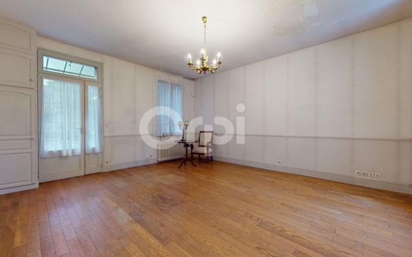 Maison à vendre    7 pièces • 210 m2 Soissons