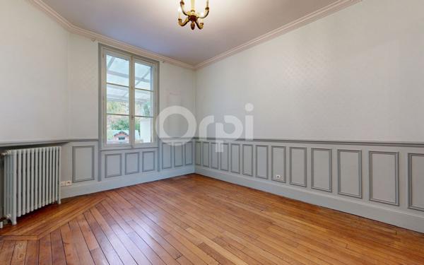Maison à vendre    7 pièces • 210 m2 Soissons