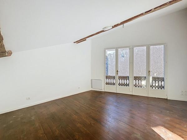 A VENDRE Maison de rue 39.43 m2 centre ville SARAMON