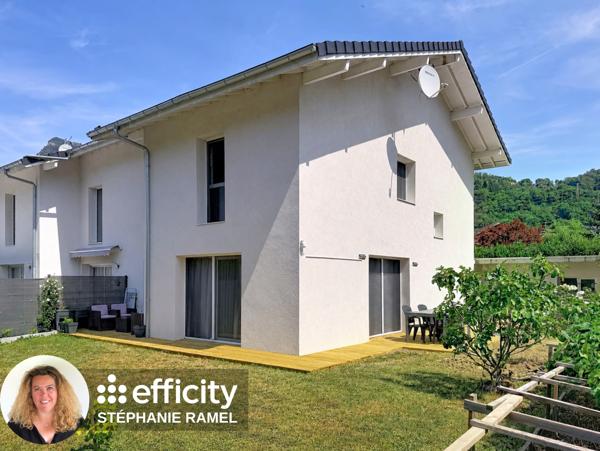 Maison
         5 pièces
        - 130 m² Exclusivité 450 000 € *