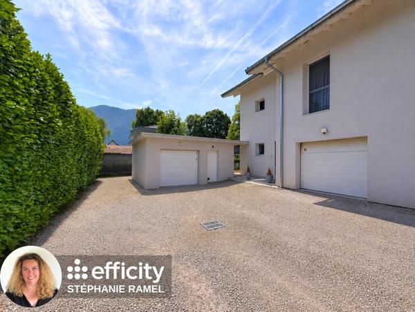 Maison
         5 pièces
        - 130 m² Exclusivité 450 000 € *