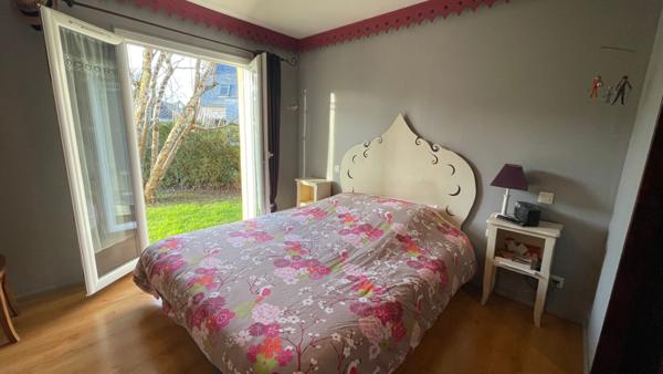 Maison 4 chambres à vendre, volumes confortables et secteur calme à Ploemel