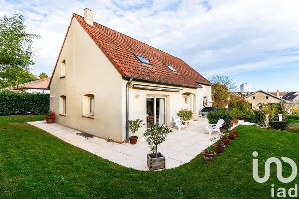 Maison 7 pièces de 176 m² à Dijon (21000)