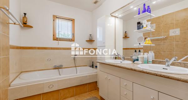À vendre Maison 7 pièces 150 m² - La Roche-sur-yon 85000
