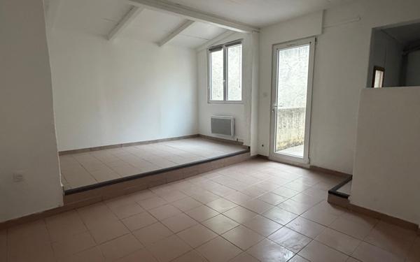 Appartement à louer    2 pièces •  Beaucaire