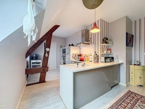 Appartement 5 pièce(s) 155 m2 - HALLES - DUPLEX - PARKINGS - DERNIER ETAGE