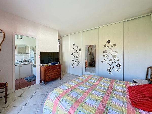 Maison de plain - pied de 5 pièces (210 m²) sur terrain de 1500m2 à Eysines - Quartier LE PINSAN