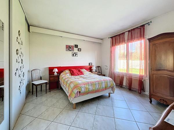 Maison de plain - pied de 5 pièces (210 m²) sur terrain de 1500m2 à Eysines - Quartier LE PINSAN