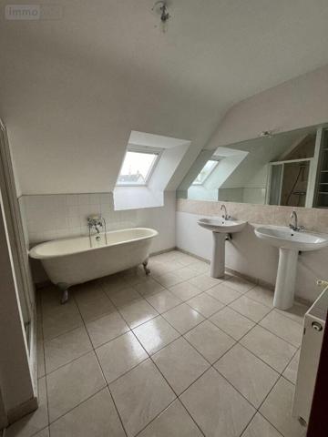 Maison à louer à Montfort-sur-Meu en Ille-et-Vilaine (35160), ref : 048-L1213M