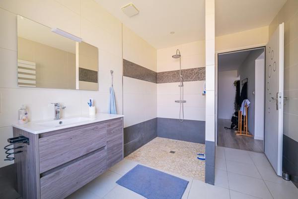 Maison à SAVIGNE-L'EVEQUE, 72460 - 6 pièces 224m²