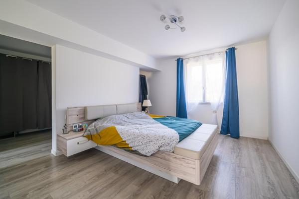 Maison à SAVIGNE-L'EVEQUE, 72460 - 6 pièces 224m²