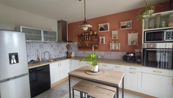 Maison
         6 pièces
        - 147 m² 237 000 € *
