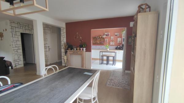 Maison
         6 pièces
        - 147 m² 237 000 € *