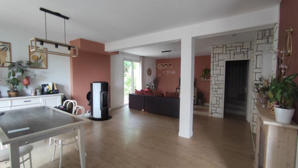 Maison
         6 pièces
        - 147 m² 237 000 € *