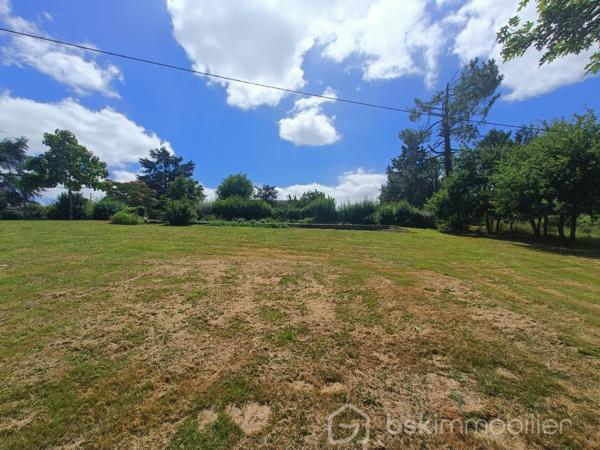 Terrain de 2 528 m²