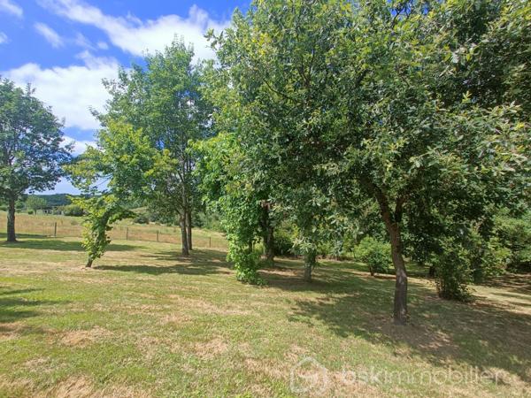 Terrain de 2 528 m²