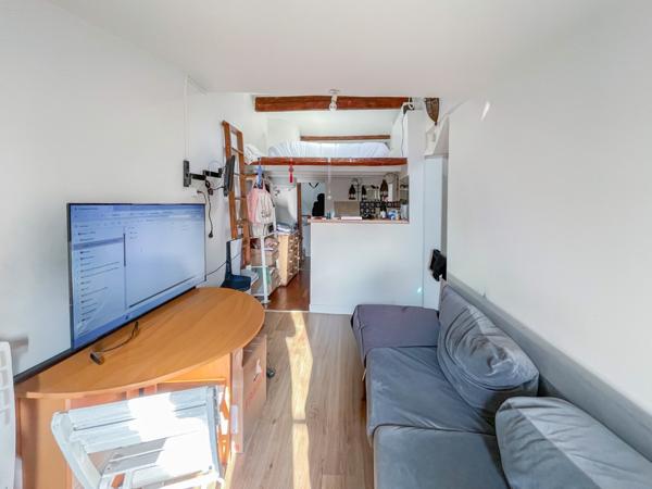 Paris 9ème - À VENDRE - Beau studio meublé en mezzanine de 26,28 m²