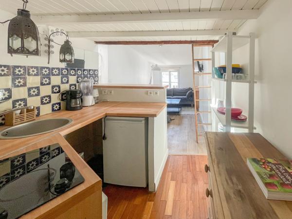 Paris 9ème - À VENDRE - Beau studio meublé en mezzanine de 26,28 m²