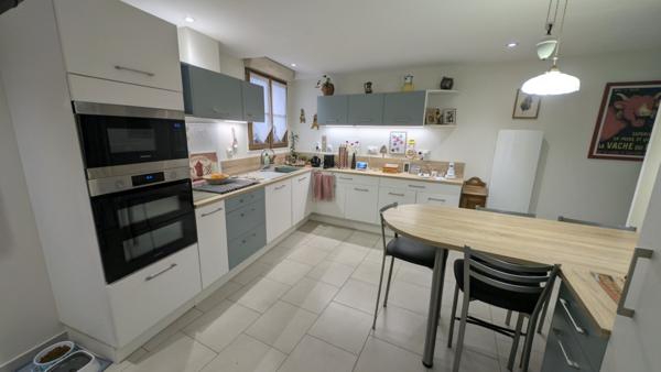 Maison  5 pièce(s)  3 chambre(s)  156 m²