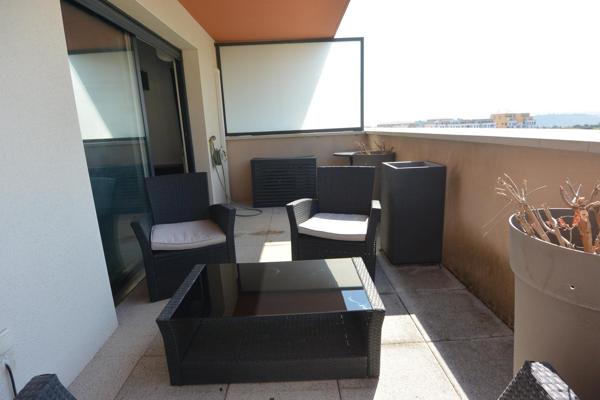 Appartement T2 avec terrasse et stationnement privatif sécurisé