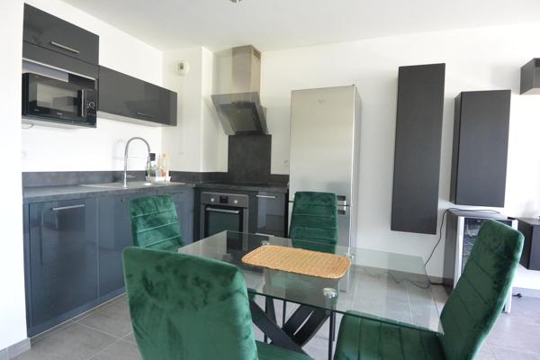 Appartement T2 avec terrasse et stationnement privatif sécurisé