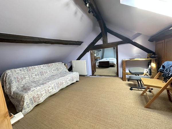 Longère indépendante Chaumont en Vexin 4 pièce(s) 83.50 m2 / dépendances sur 780 m² de terrain.