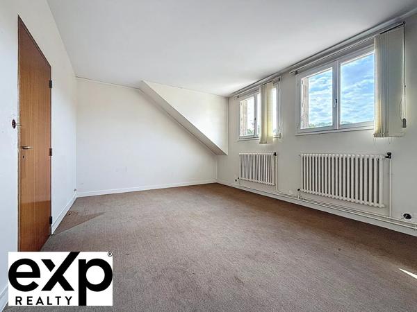 Appartement F4 – 98,16 m² – Dernier étage avec vue dégagée - 4 min -  gare Épone-Mézières (ligne Paris Saint-Lazare)